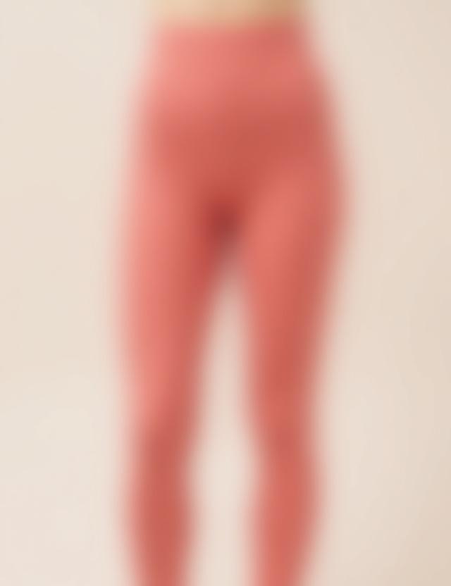 Women's high-waist athleisure leggings in sustainable fabric